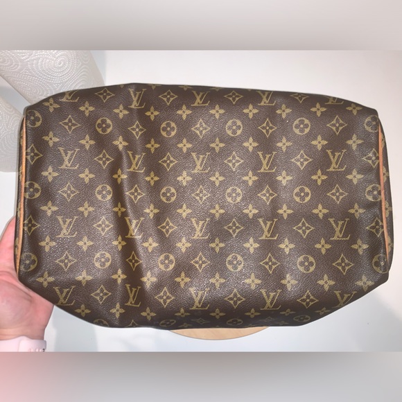 SOLD Authentic Louis Vuitton Speedy 40 - Picture 4 of 8